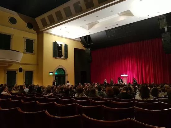 Rialto Theatre