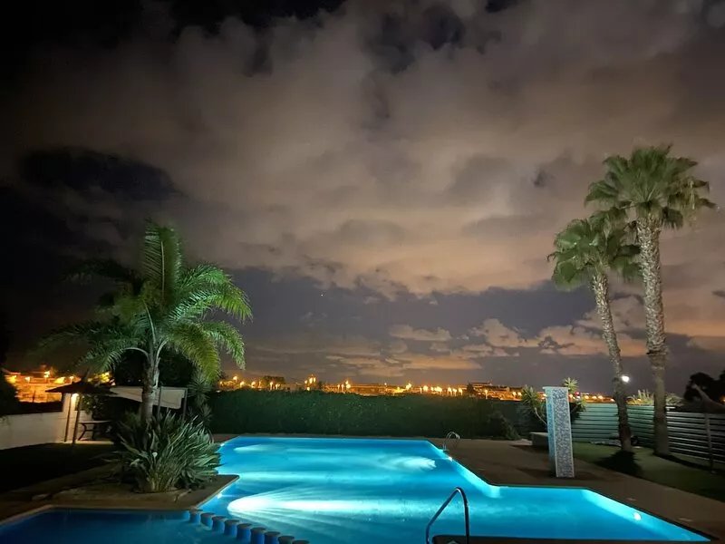 Deluxe 3 bed 2 bath Villa, Wifi, UK TV, Pool, Local Amenities