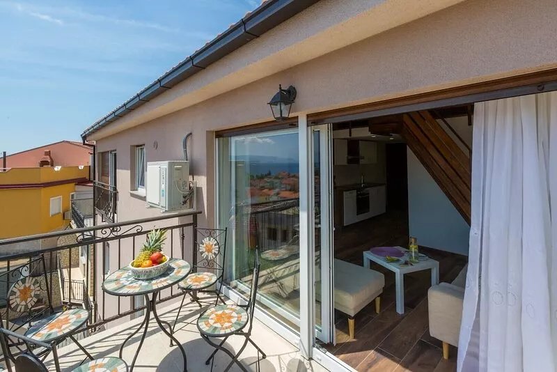 New apartment with the sea view in the center!