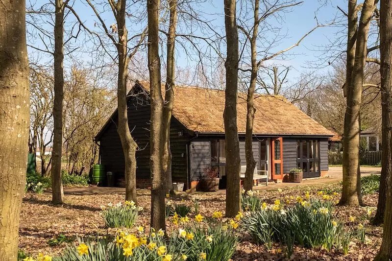The Stables, Theberton - sleeps 2 guests  in 1 bedroom