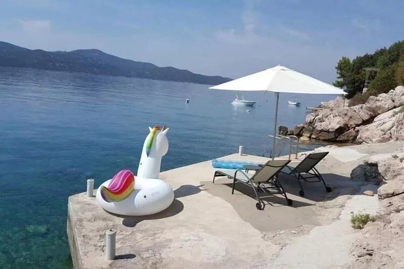 Holiday Home Odiseja- One Bedroom Apartment with Terrace and Sea View