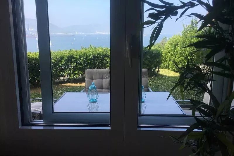 Flat with 160 m of garden, sea views Bilbao-Getxo