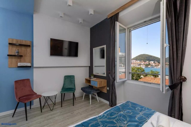 Apartments and Rooms Villa Naida