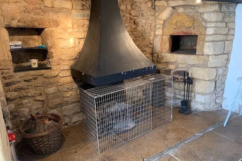 Beautiful Large Farm House Weldon