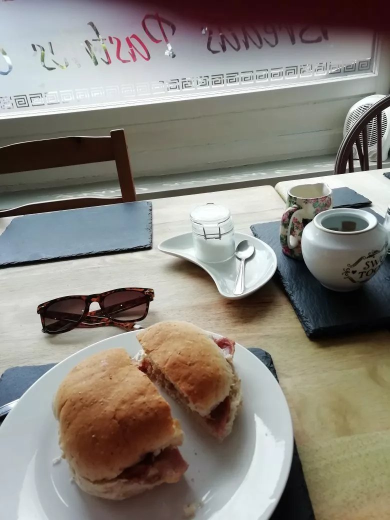 Brunch Cafe / Sandwich Shop