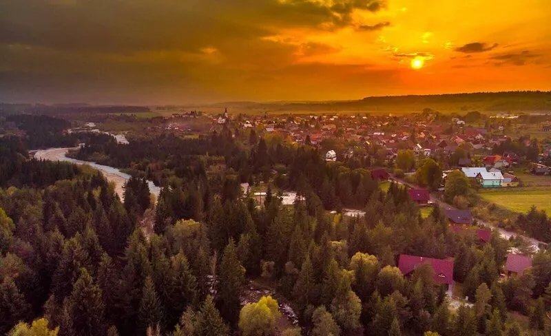 Large, luxury mountain lodge for summer & winter active and/or relaxing