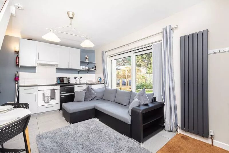 2 bedroom holiday home with hot tub