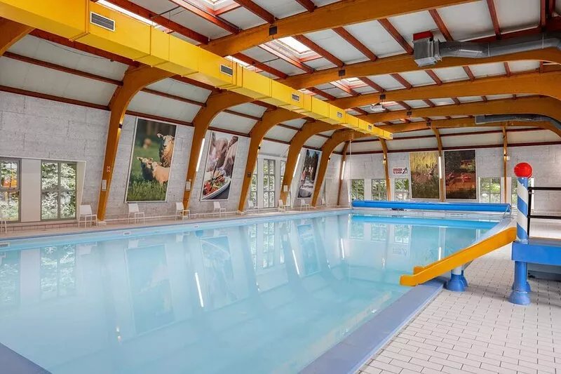 Cosy chalet with combi-microwave, next to a nature reserve