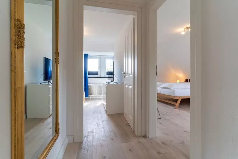 The white house - Spacious detached house with a beautiful garden in a top