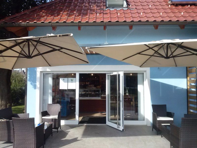 Vanias Laden Cafe