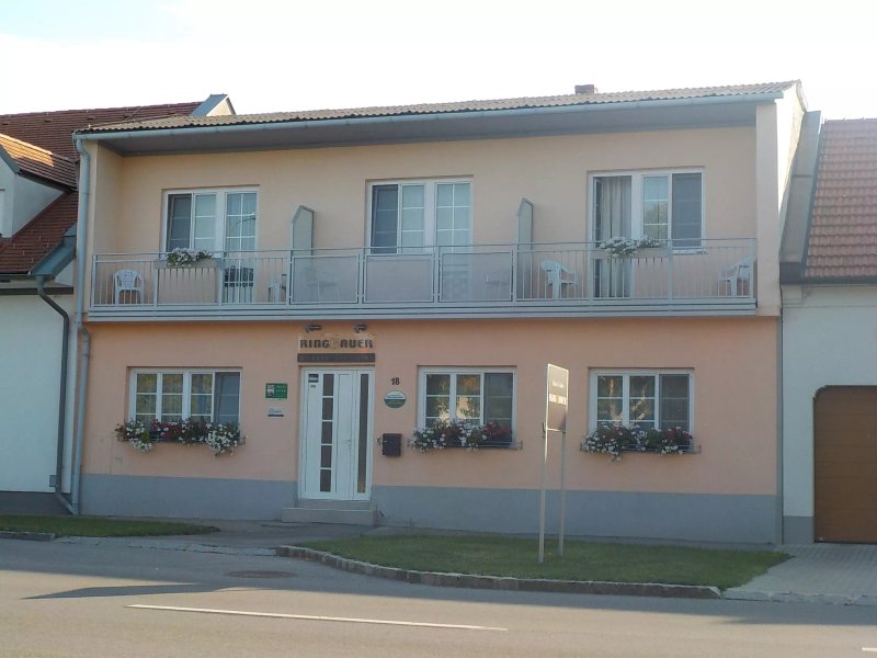 Weinbau und Gastehaus Ringbauer