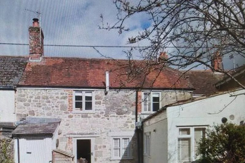 Shaftesbury, Dorset, cosy equipped stone cottage