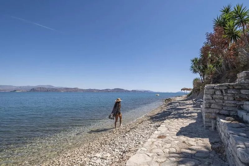 Waterfront Holiday apartment, in Kiveri, close to Nafplio, Mycenae, Peloponnese