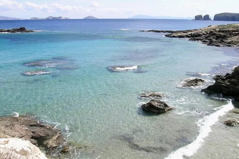 Stone-built houses Azalas, very quiet, directly by the beach, with fireplace