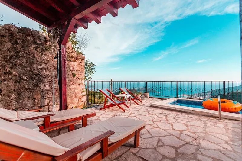 3BR Villa with Private Pool and Stunning Sea View