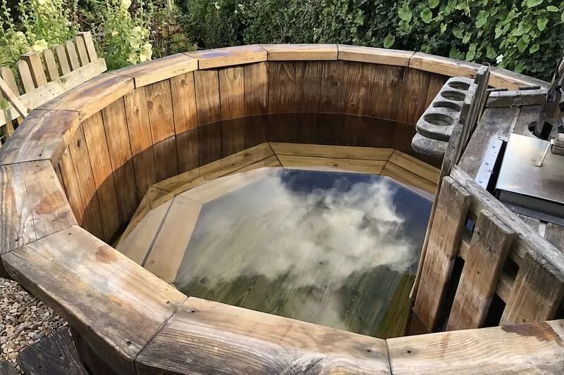 Pet friendly Family House in the country with views and wood fired hot tub
