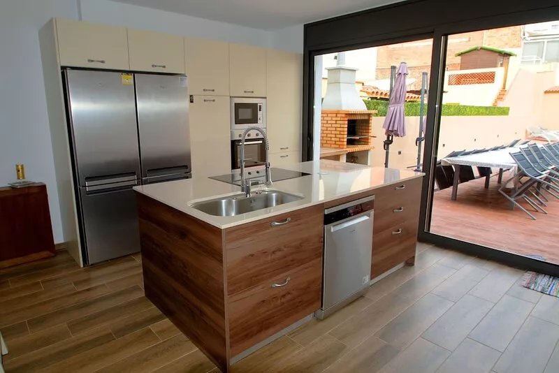 Calella center with pool, barbecue, wifi, a. to. and 300m from the beach