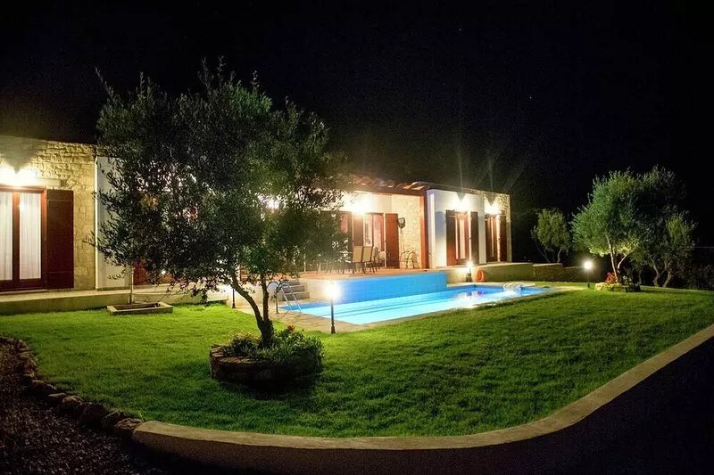 Boutique Villa in Arkadi with Pool and deck chairs