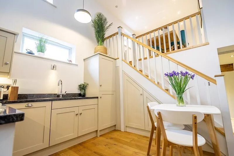 One Clementhorpe Maltings - sleeps 8 guests  in 3 bedrooms