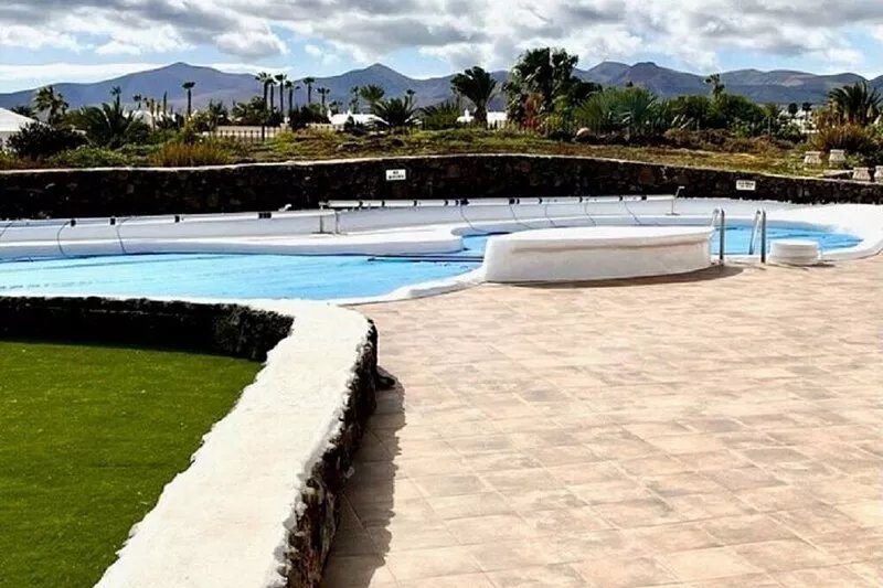 Detached Villa with Stunning Mountain and Sea Views, 14m Pool & sunken Hot Tub