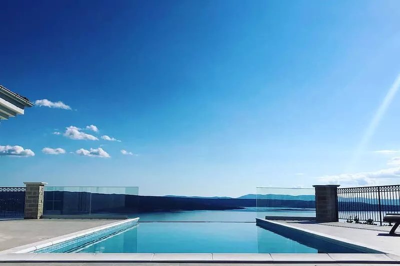 Exclusive new 5 * villa with panoramic sea view and heated pool