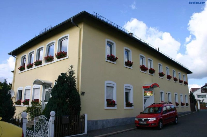 Hotel-Pension "Alte Schule"
