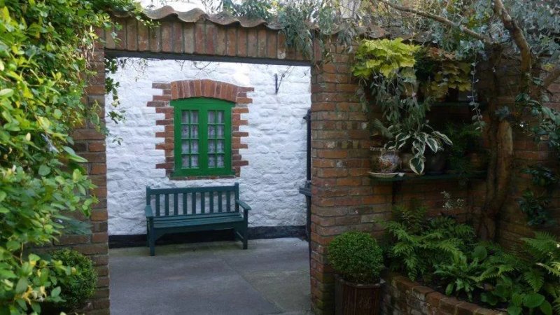 Glastonbury Holiday Homes