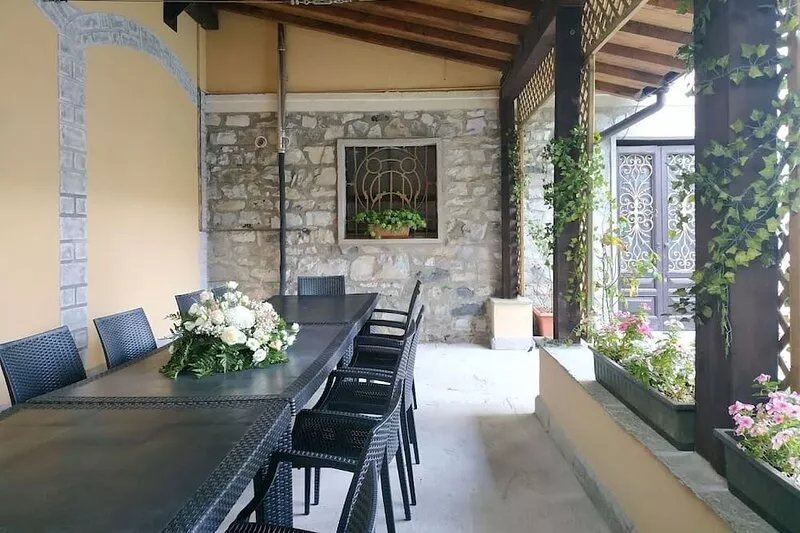Family and bike friendly VILLA with pool and garden near to BELLAGIO