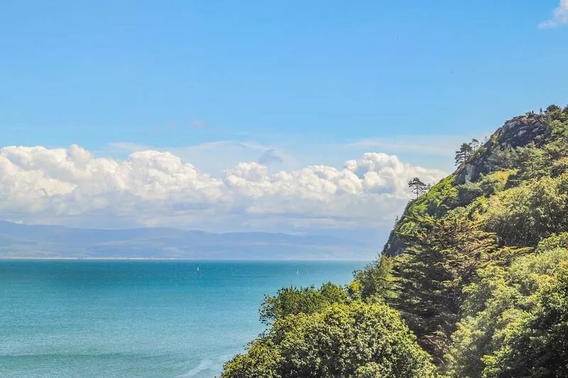 FAIRFIELD, pet friendly, with a garden in Llanbedrog
