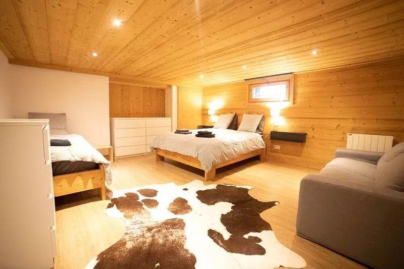 Chalet Genepy SKI Montgenèvre sleeps 22 - on the slopes, ski in ski out!!!
