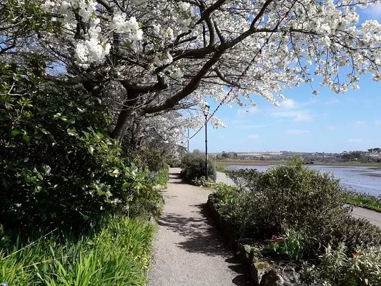 King George V Memorial Walk