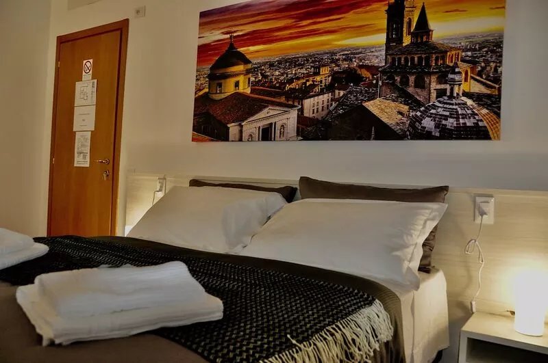 Foresteria Lombarda CityWalls Guest House Ent Apt