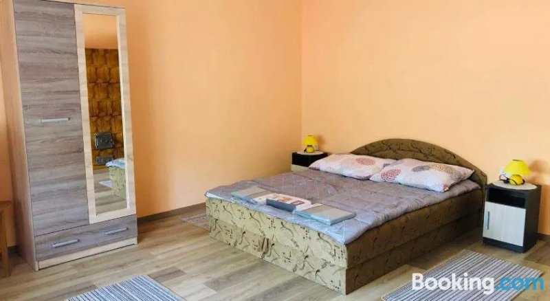 Violet Apartman