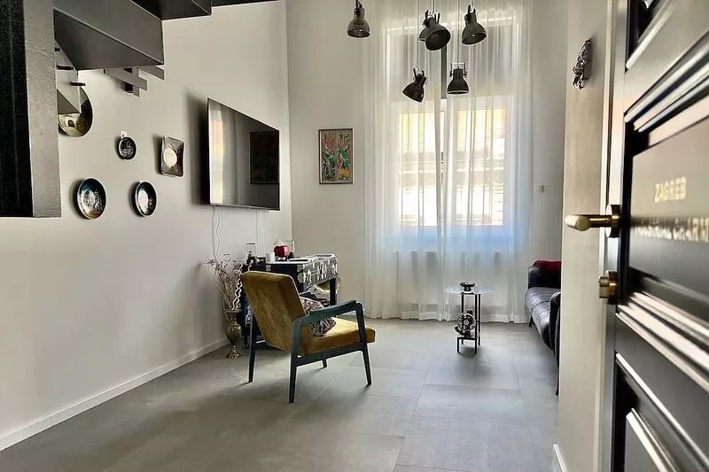 Industrial apartment in the city centre