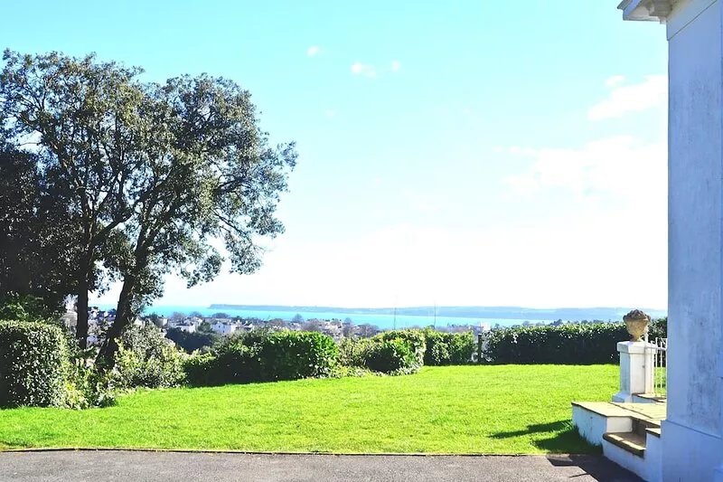 Georgian Manor With Panaromic Sea Views
