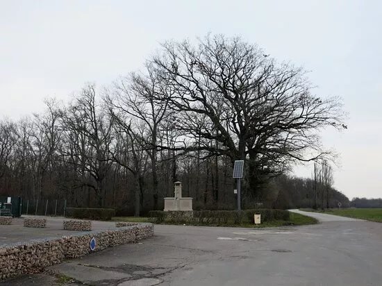 Monument De Mellecey