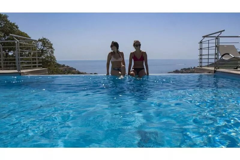 MAGNIFICENT VILLA 350 M2-MOUNTAIN SEA VIEW 10 to 20 pers Prox. Ste Lucie