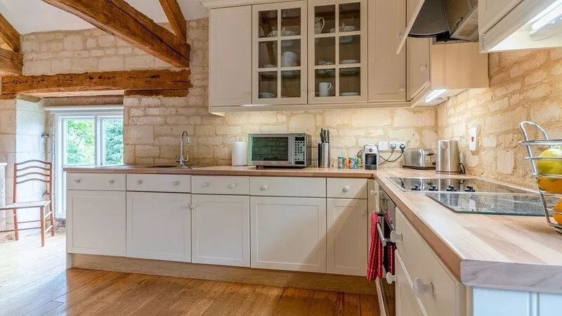 Stable Cottage at Freams Farm, Painswick - sleeps 5 guests  in 3 bedrooms