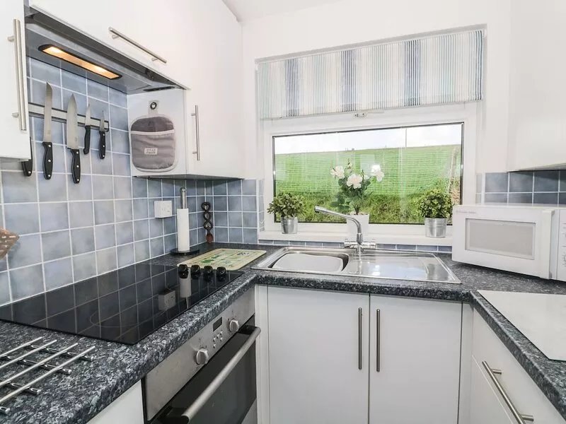 HIDEAWAY, with a garden in Keeston