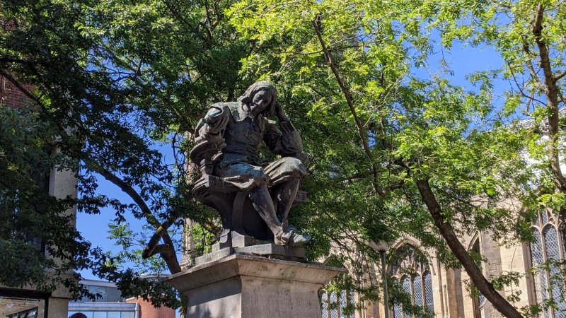 Statue of Sir Thomas Browne