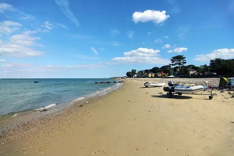 Seaview Beach Cottage, 3 Bedrooms Sleeps 5 200 Yards From The Beach
