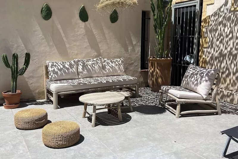 Aix house with swimming pool and garden, city centre (Thermal baths)