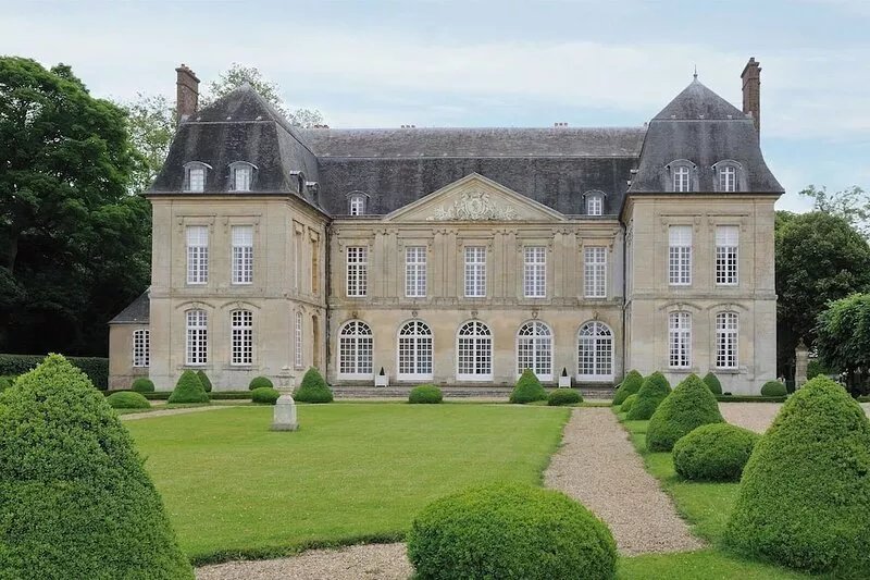 Lovely guesthouse within the Château de Boury estate
