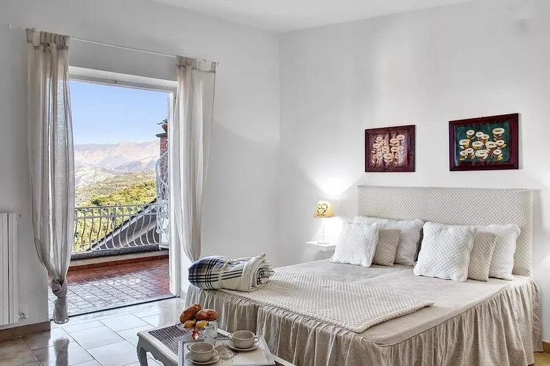 Villa Sasa', 4 double bedrooms with private pool & Amazing sea view