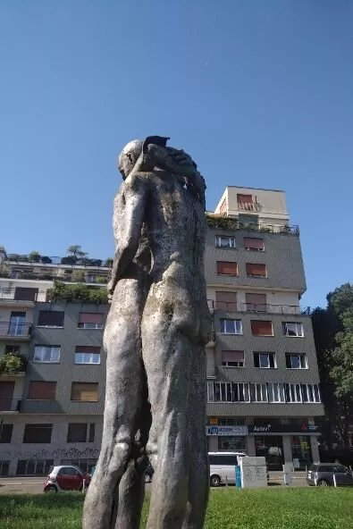 Monumento Al Donatore Di Sangue
