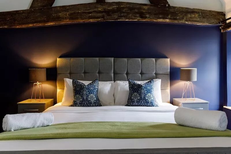 Canon Gate , Chichester Cathedral  - sleeps 4 guests  in 2 bedrooms