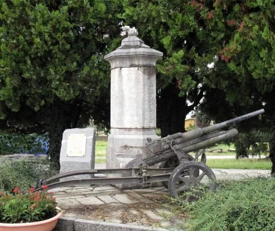 monumento ai caduti di Mezzana Superiore
