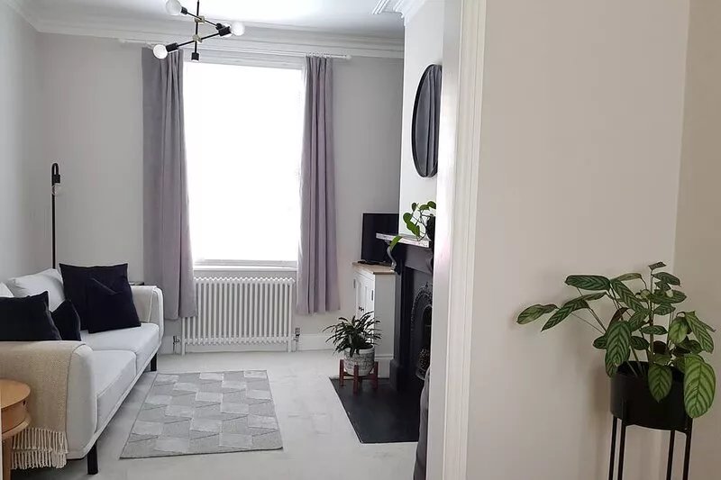 City centre walking, free Parking, private courtyard, Cleveland Victorian