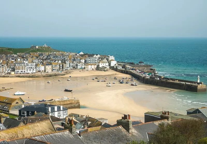 Harbour Vista – St Ives – Sea Views - Sleeps 2 – Parking