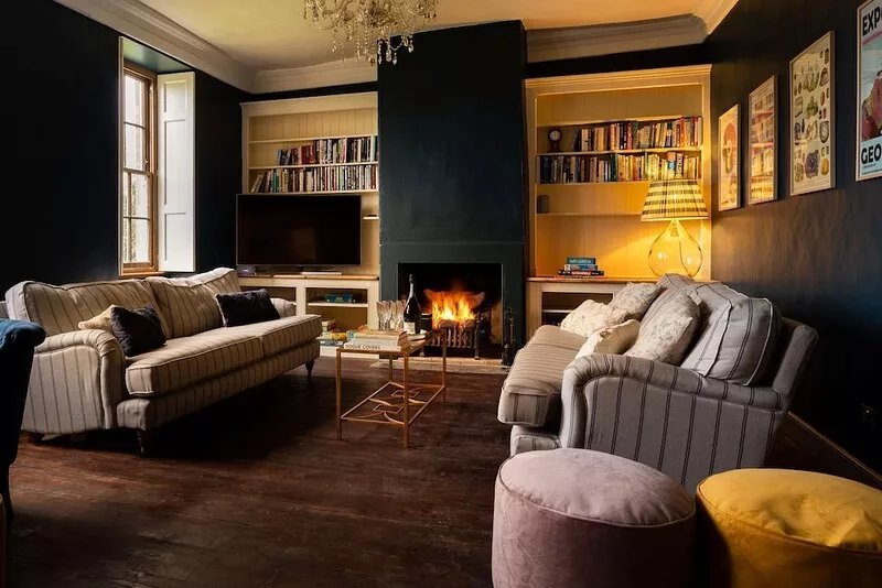 Beautiful 7 bedroom house with hottub, wifi and parking near Bath/Wells/Frome